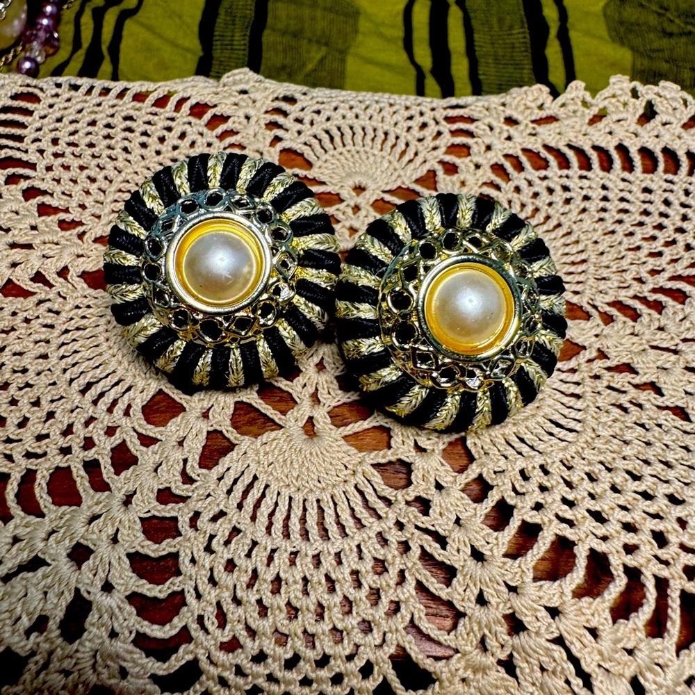 Vintage Black and Gold Pearl Clip-On Earrings